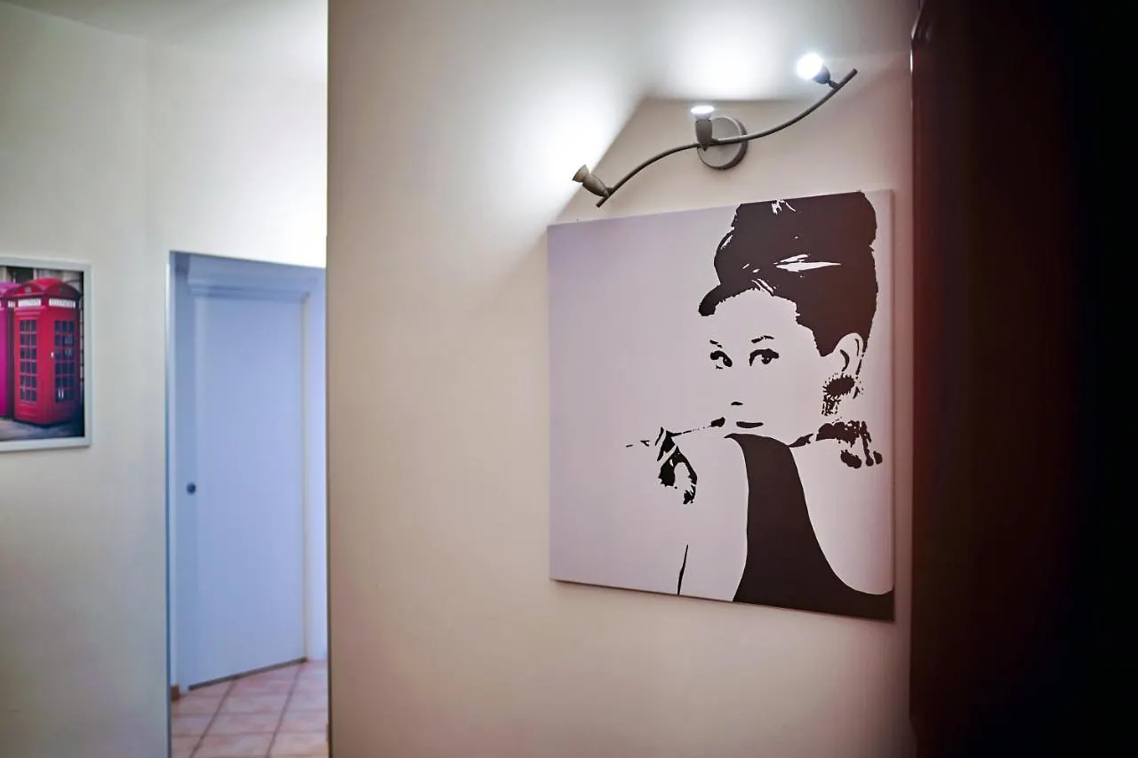 Guest house Travelershome 7Metri Guesthouse Ciampino