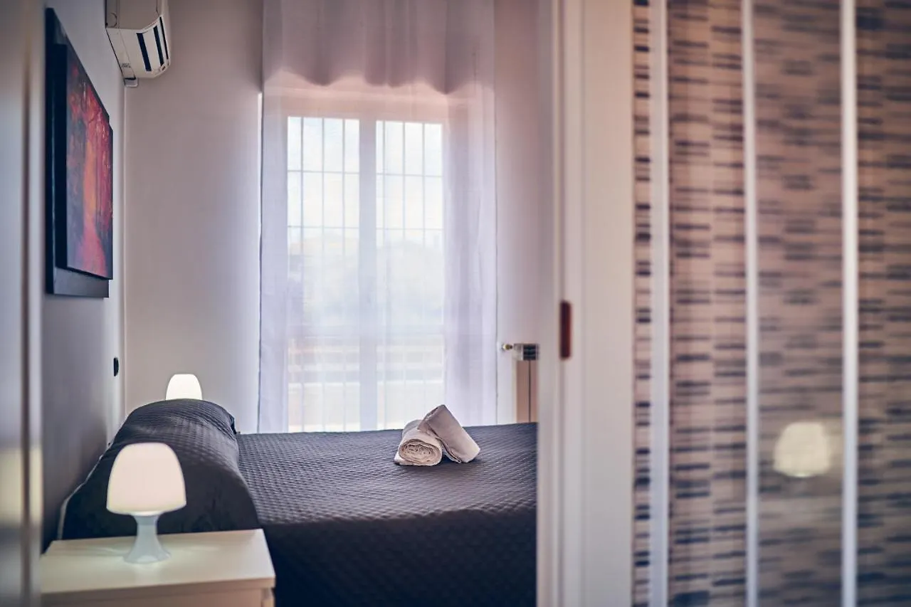 Guest house Travelershome 7Metri Guesthouse Ciampino