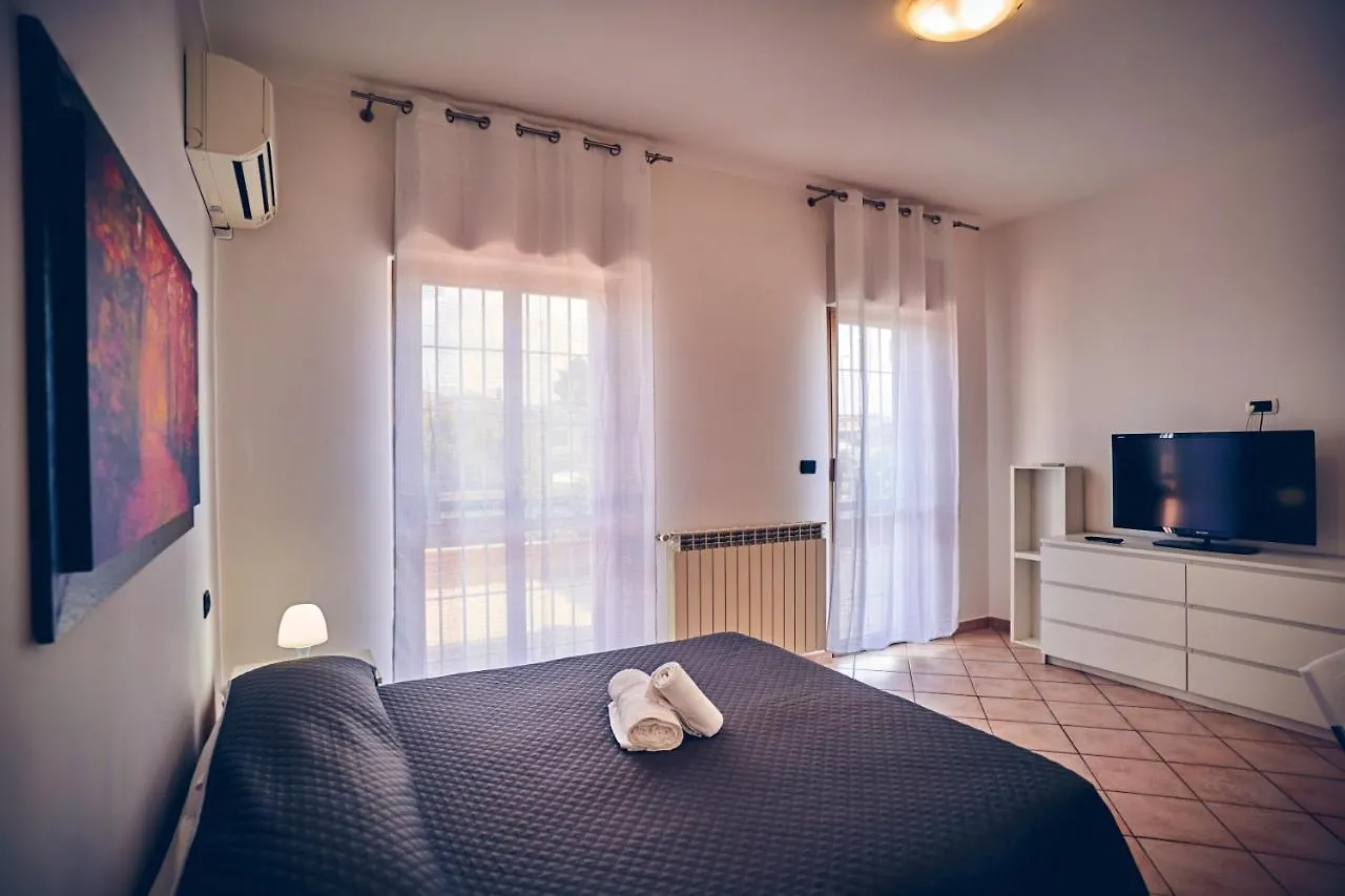 Travelershome 7Metri Guesthouse Ciampino Guest house
