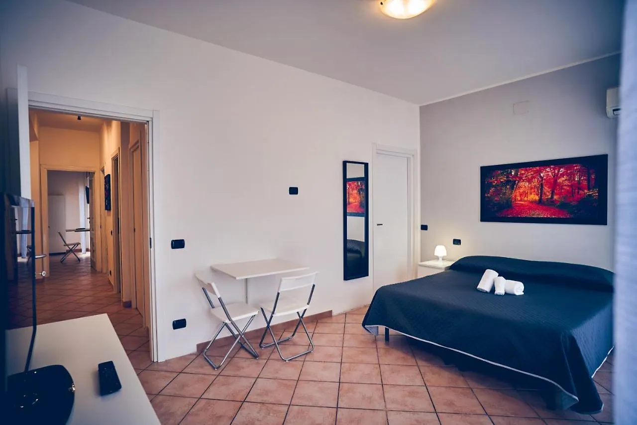 Travelershome 7Metri Guesthouse Ciampino 0*,