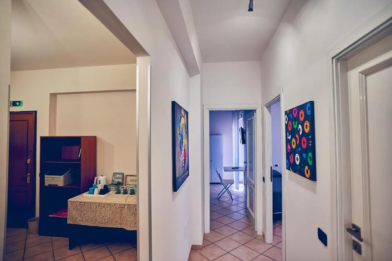 Travelershome 7Metri Guesthouse Ciampino
