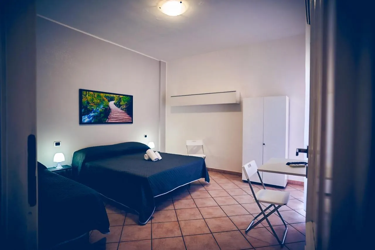 Travelershome 7Metri Guesthouse Ciampino Italy