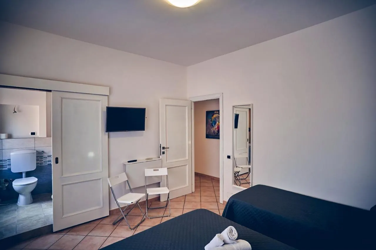 Travelershome 7Metri Guesthouse Ciampino 0*,  Italy