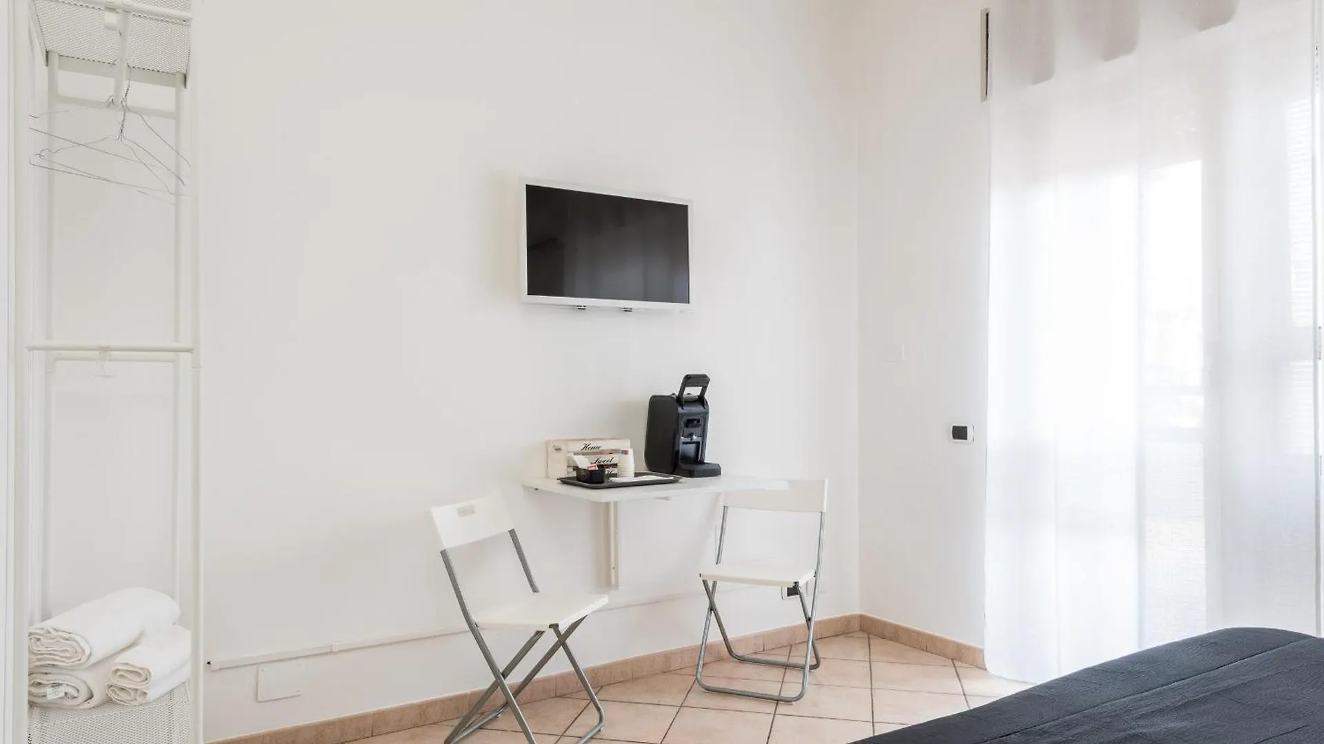 Travelershome 7Metri Guesthouse Ciampino 0*,  Italy